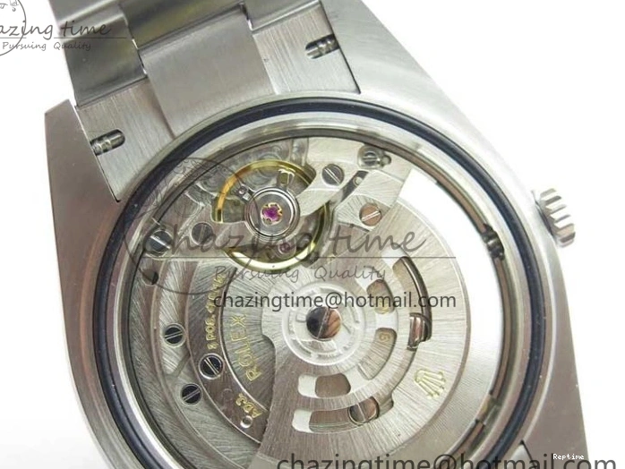 1103 Casual Oyster Perpetual 41mm 124300 EWF Best Edition Red Dial on SS Bracelet A 2856